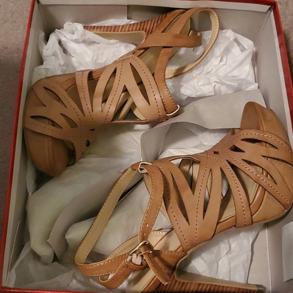 Guess strappy heels - Picture 8 of 8